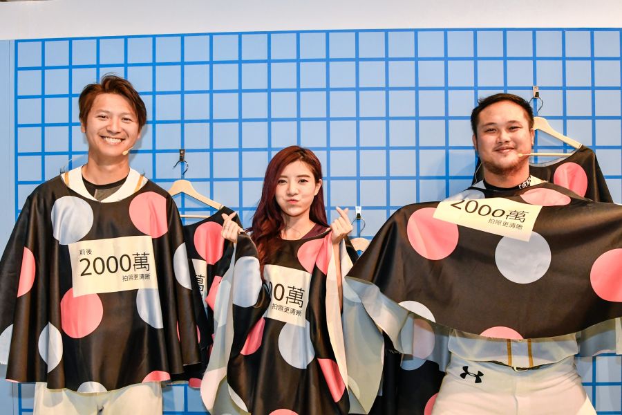 (左起)陳禹勳、小咪、陳俊秀直擊玩色更衣間。圖/主辦單位提供