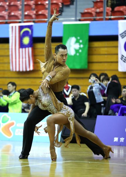 中國香港HING WAI CHAN（後）LAI KI TIN勇奪亞洲單項錦標賽2金／大會提供