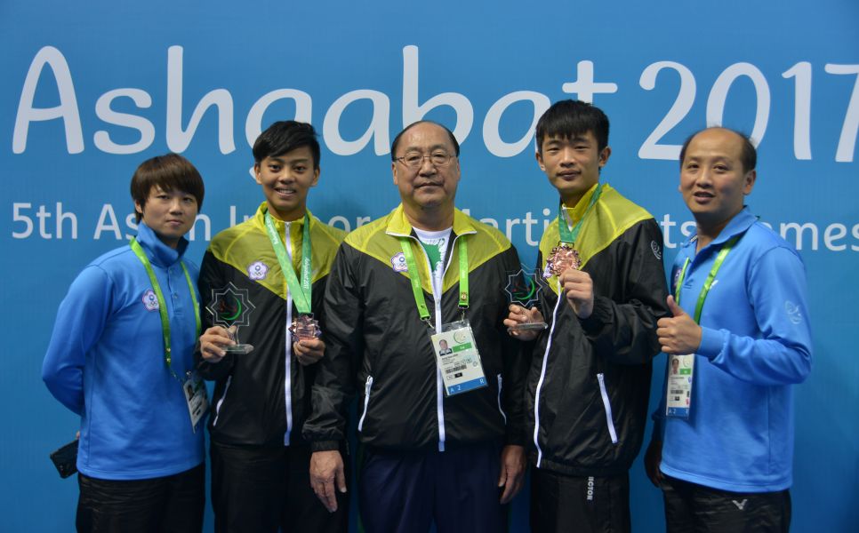 左起教練陳廖霞、選手馬婷霞、教練連榮華。 圖/體記協會提供