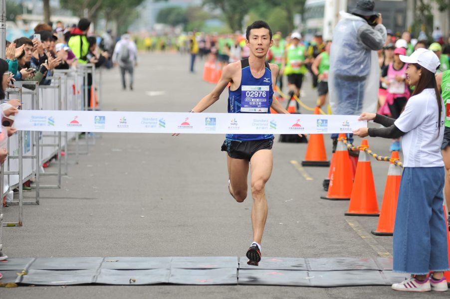 全程馬拉松男子組冠軍為來自日本的牧野冴希，以2小時23分20秒奪冠。圖/公關提供