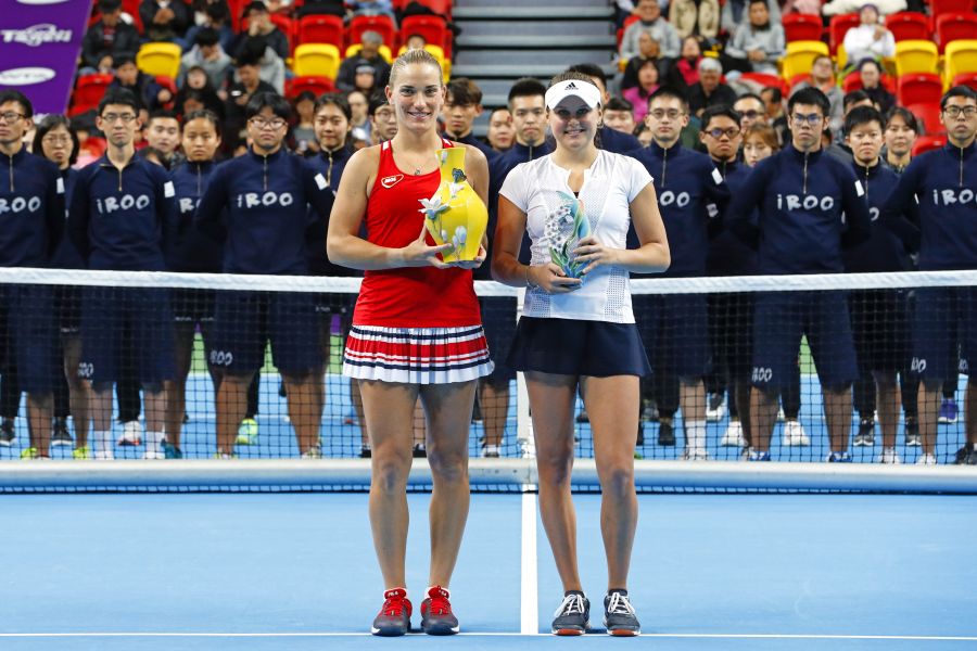 芭波絲(左)奪冠，科斯洛蛙亞軍。WTA臺灣公開賽大會提供