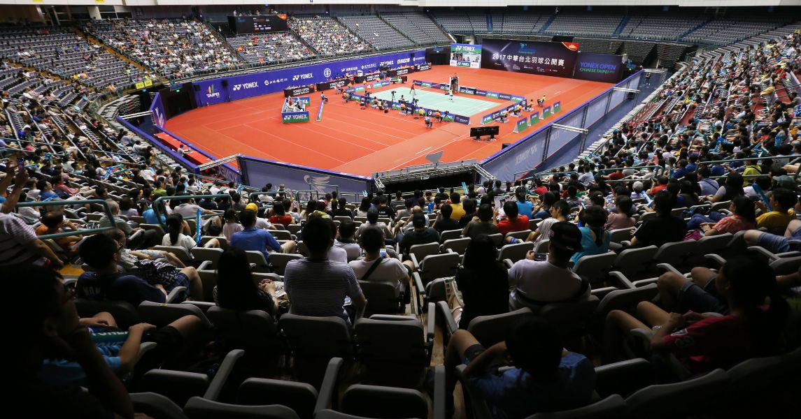 中華台北羽球公開賽四強戰擠滿觀賽人群／李天助攝