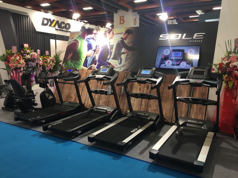 岱宇國際在體育用品展推出的SOLE居家健身器材。岱宇提供