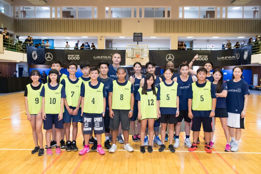 明星夢幻隊、台電女籃代表、台灣賓士代表以及勞倫斯英國講師所組成的VIP隊伍，與3對3鬥牛賽中獲勝的冠亞軍學子們進行5對5全場籃球賽。