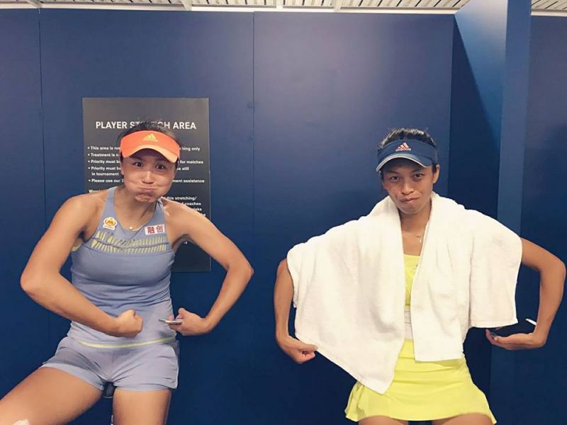 謝淑薇、彭帥在澳網打進4強後耍寶合照。摘自謝淑薇臉書