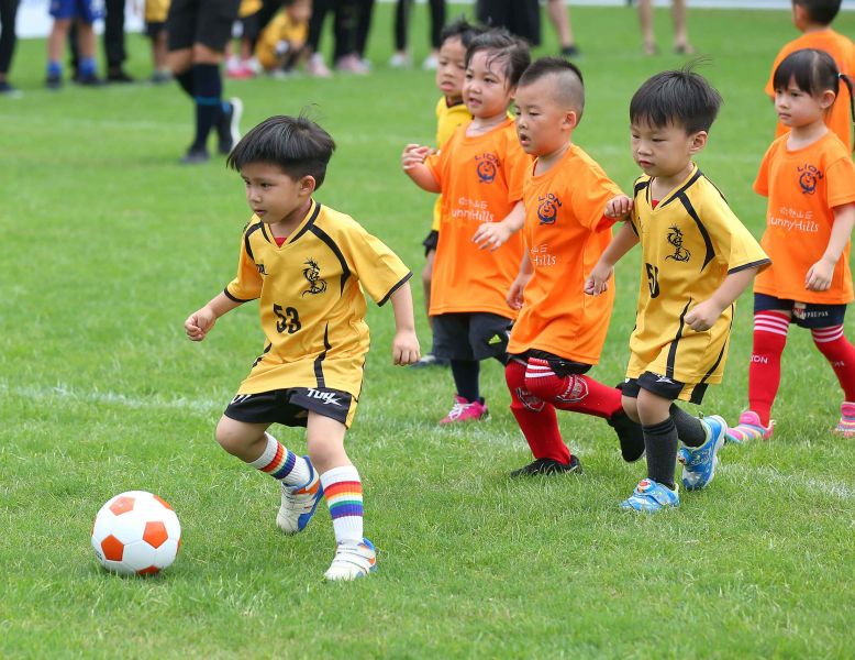 透過幼兒足球錦標賽，期許讓小朋友們愛上足球，提供小球員們更多揮灑汗水的舞台。主辦單位提供