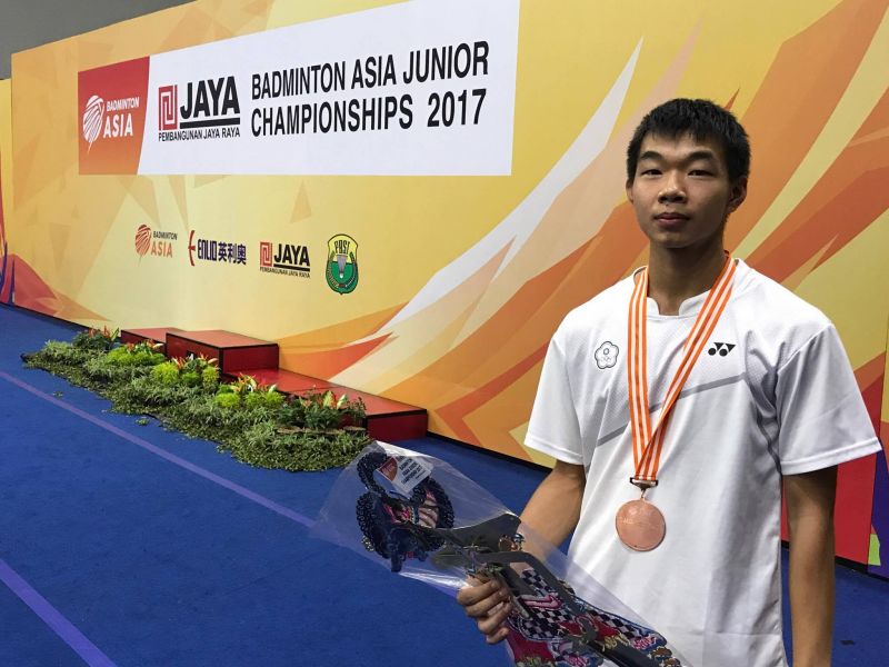 台灣小將陳紀廷在30日獲頒亞青U19羽賽男單銅牌／台灣羽隊教練團提供
