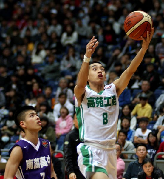 高苑蔣浩文23分8籃板生涯雙新高。