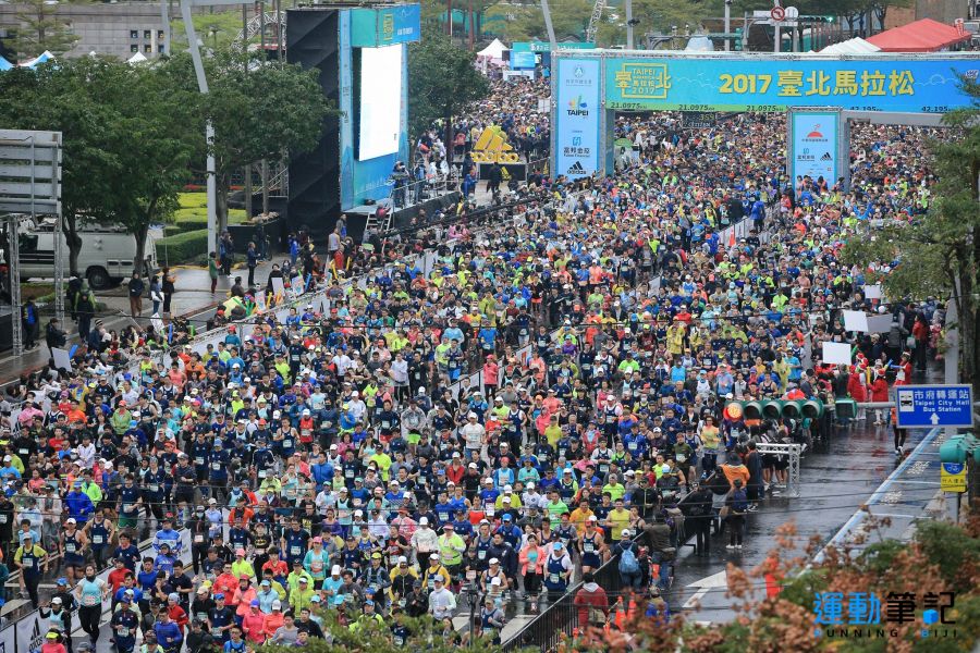2017臺北馬拉松，本次共吸引了2萬7千名跑者參與。圖/運動筆記提供
