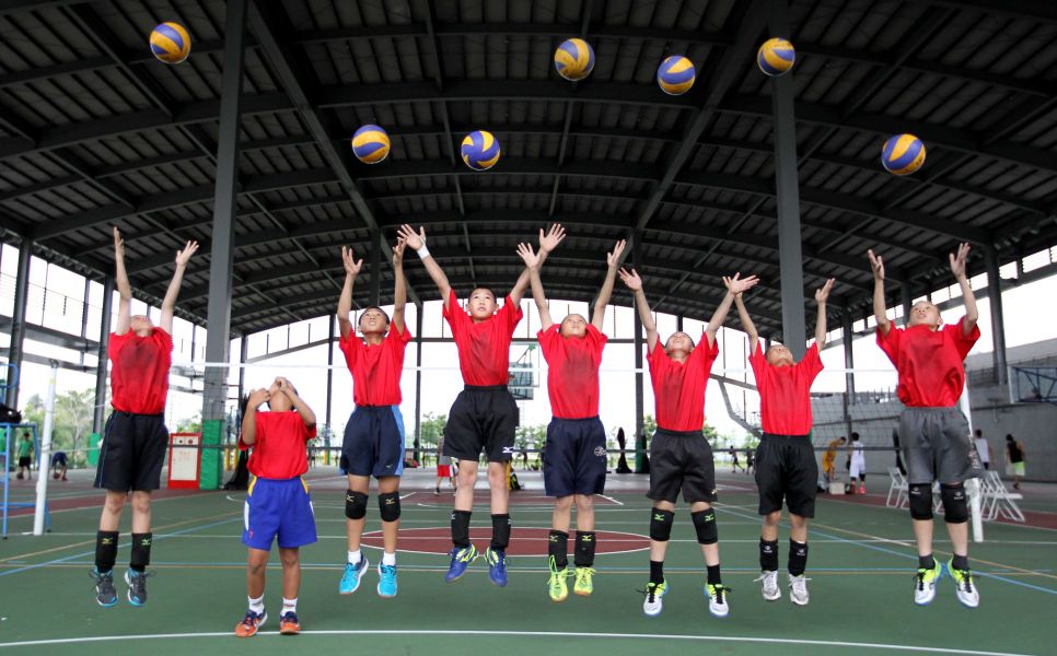 備戰中華盃排球賽，台南市東興國小練球士氣高昂。林嘉欣／攝影。