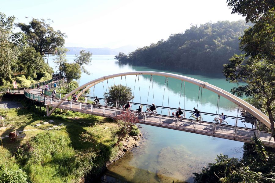 風景秀麗的日月潭。中華民國自行車騎士協會／提供。