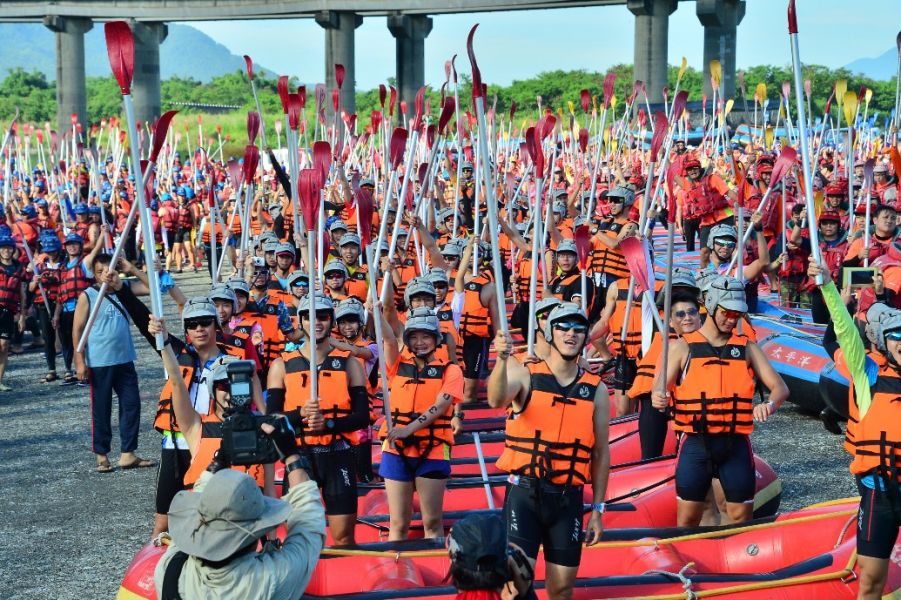 去年秀姑巒溪國際泛舟鐵人三項競賽吸引近1300人參加。名衍行銷／提供。