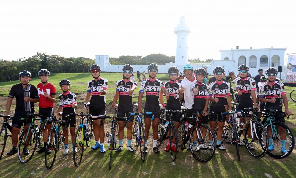 屏東縣自由車委員會也派選手來挑戰。中華民國自行車騎士協會／提供。