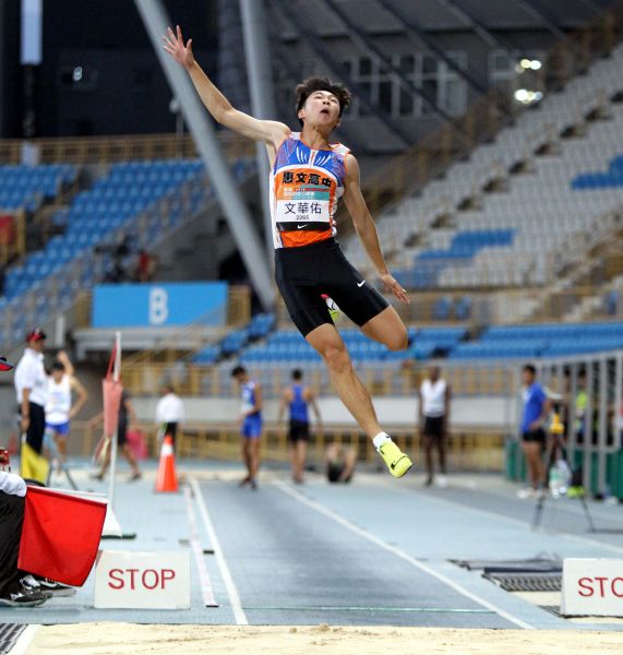 文華佑7公尺84達亞運並打破U18全國紀錄。林嘉欣／攝影。
