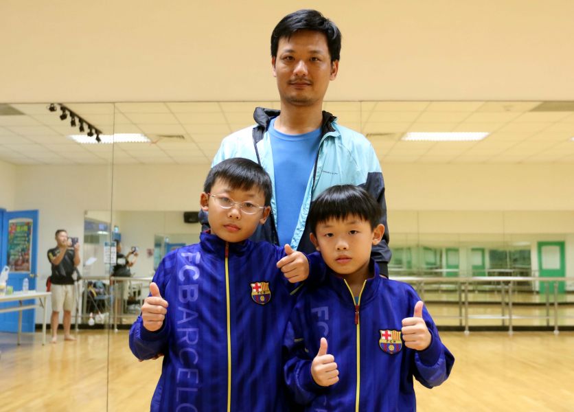Inter Taipei FC隊兄弟檔張中奕(前排左)、張中宥和爸爸張家華。LOTTO／提供。