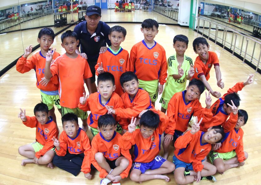 台北市都會樂活足球協會此次共組了七支隊伍，參加LOTTO CUP足球賽，圖為部分球員。LOTTO／提供。