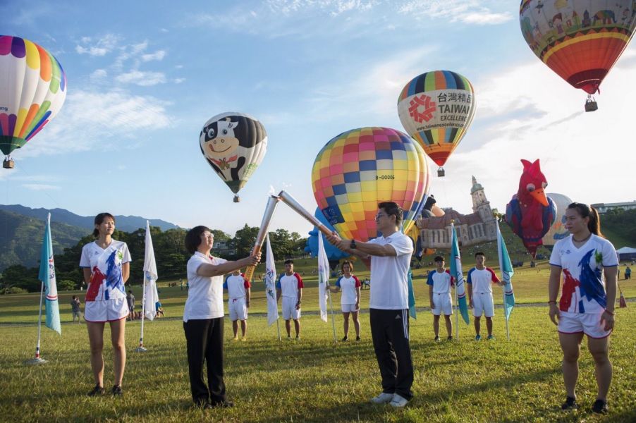 台東創意用熱氣球傳遞聖火。台北世大運執委會提供