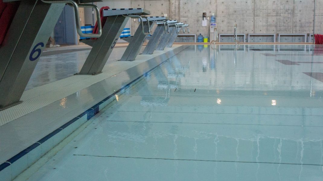 活動式升降水底平台泳池可因應不同需求調整深度。大衛體育工程提供