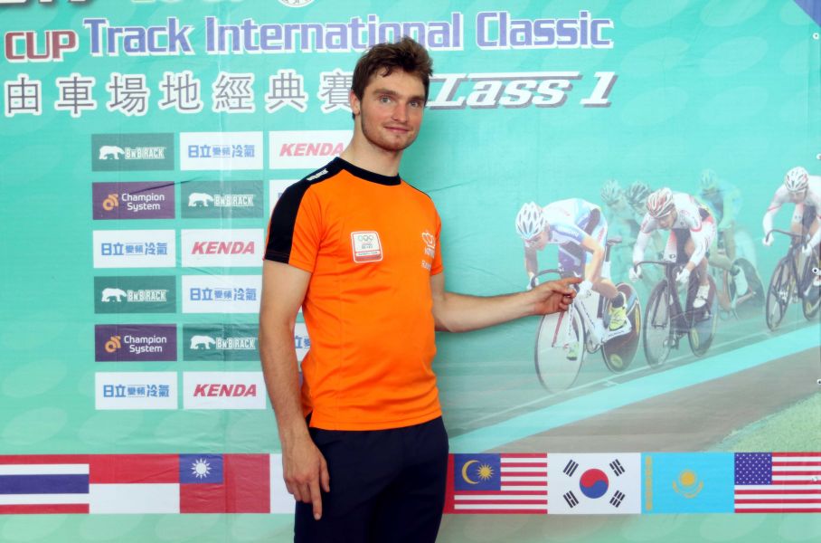 里約奧運競輪賽銀牌荷蘭Matthijs Büchli來台參加國際自由車場地經典賽。中華民國自由車協會／提供。
