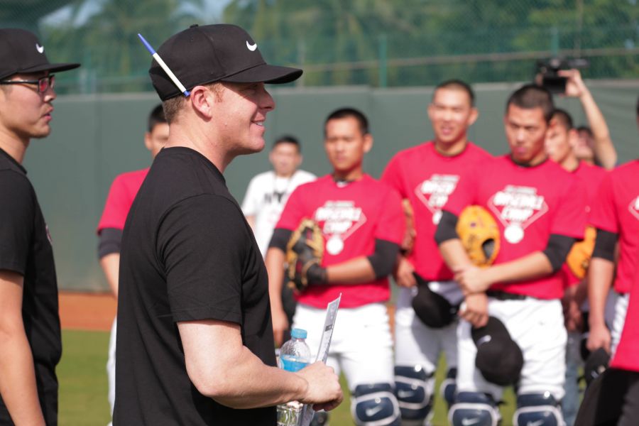 第五年來到Nike臺灣青棒菁英訓練營的總監Darren Fenster，帶領教練團及青棒選手進行四天的密集訓練。圖/主辦單位提供