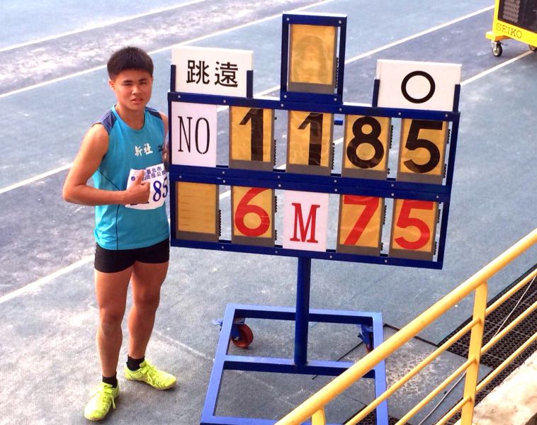 劉沅翰在台北市春季全國田徑賽以6公尺75奪金。張哲勇／提供。