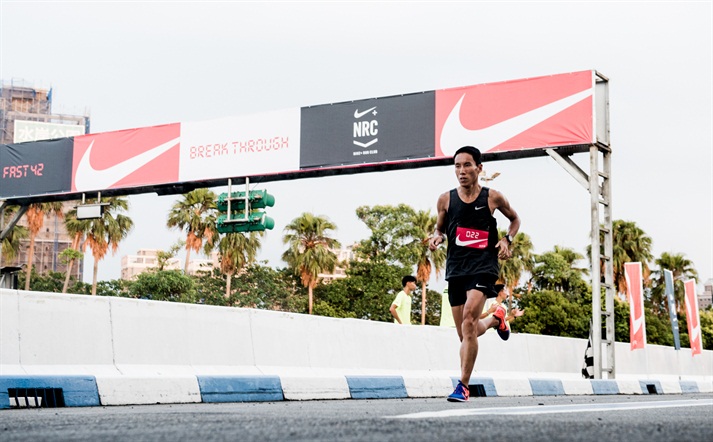 NRC FAST 42跑者周日在NRC教練帶領下完成5K疾速挑戰。Nike提供