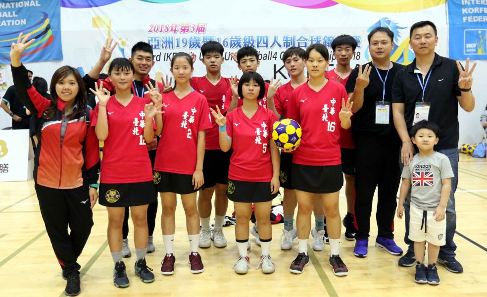 中華U16雙籃隊喜收三連霸。林嘉欣／攝影。