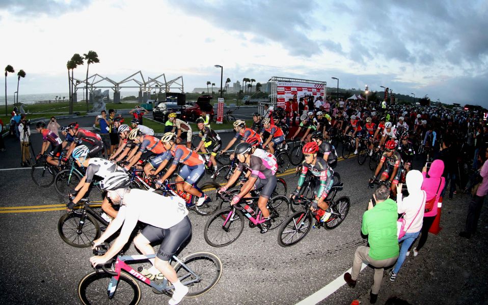2017臺灣自行車登山王挑戰20日從七星潭出發。中華民國自行車騎士協會／提供