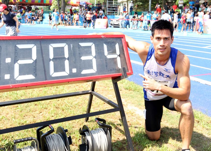 楊俊瀚以20.33打破兩百公尺全國紀錄(圖中為參考成績)。林嘉欣／攝影。