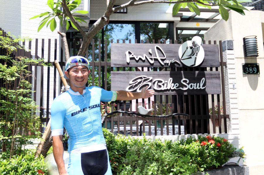 巫帛宏除了打造Bike Soul車衣外，咖啡店也開始試營運。楊勝凱攝