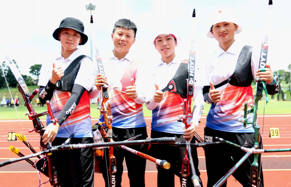 中華反曲弓女將在亞洲盃射箭賽團體賽排第一。圖中左起為彭家楙、雷千瑩、譚雅婷和林詩嘉。林嘉欣／攝影。