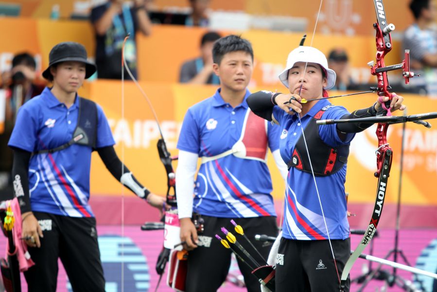 中華隊奪得世大運女子反曲弓團體賽銀牌。臺北世大運組委會／提供。