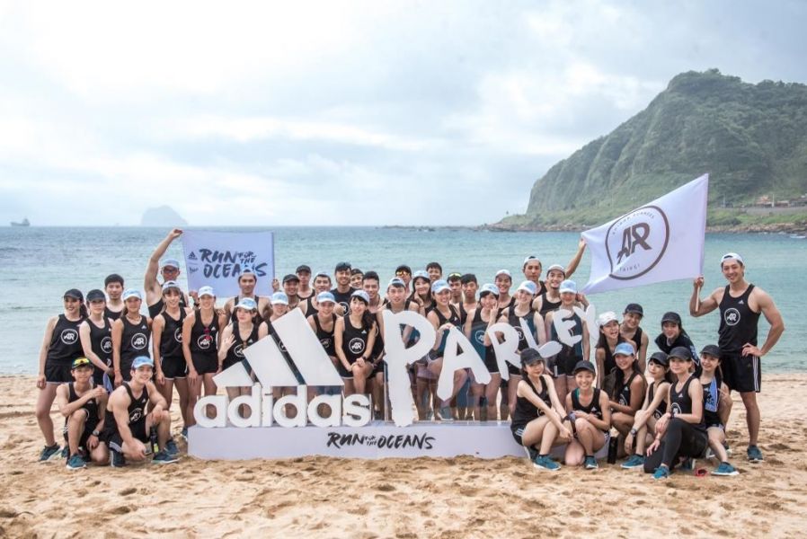 4.adidas秉持對運動的熱忱與對自然環境的重視，將與Parley在全球陸續舉辦路跑活動，喚起世界各地對於海洋塑膠汙染的關注。
