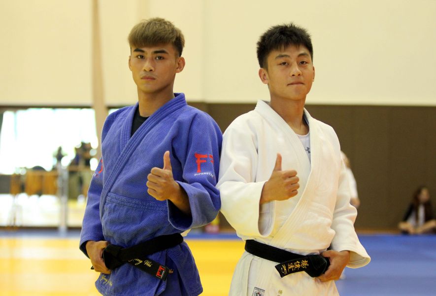 楊俊霆(右)是弟弟楊勇緯的超級陪練員。林嘉欣／攝影。