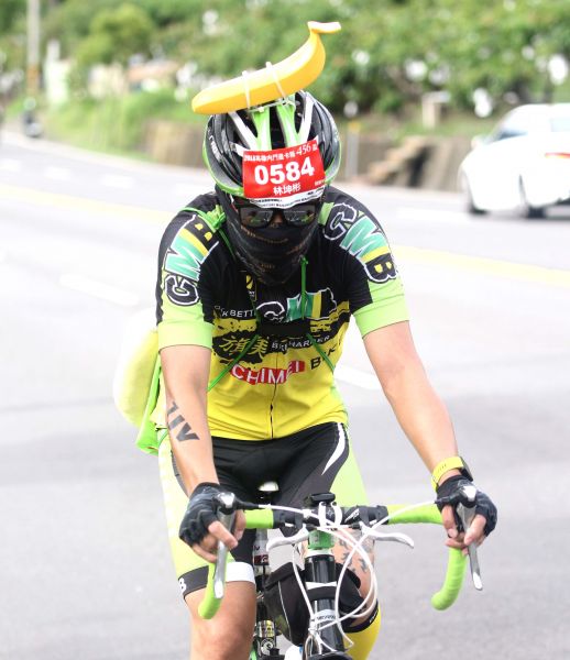 「香蕉哥」林坤彬參加高雄內門道卡斯456盃公路挑戰賽。高雄市自由車協會／提供。