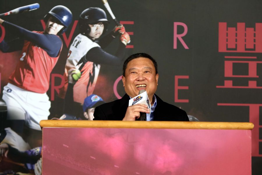 中華奧運主席林鴻道大力支持壘球運動！林嘉欣／攝影。