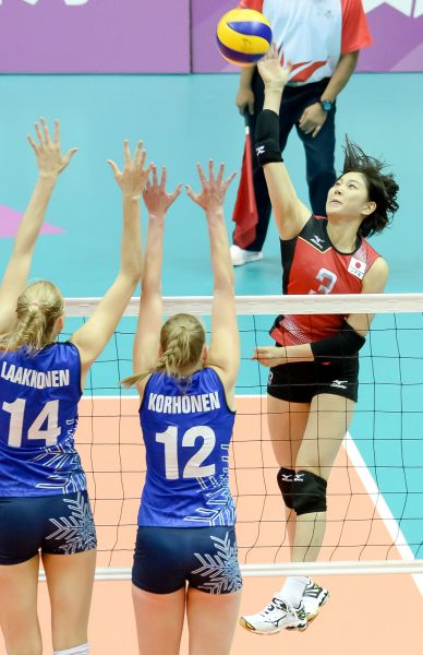 女排日本隊出戰芬蘭，整場比賽得分最高的Yuka_Imamura（紅衣），殺球毫不手軟。圖/2017世大運組委會提供