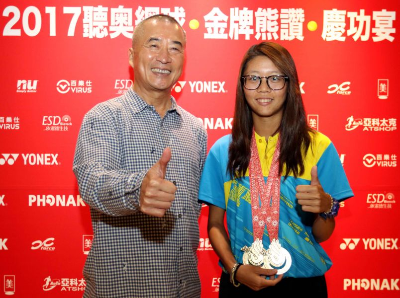 815：中華民國網球協會理事長廖裕輝(左)對聽奧雙金主林家文的表現給予高度肯定。林嘉欣／攝影