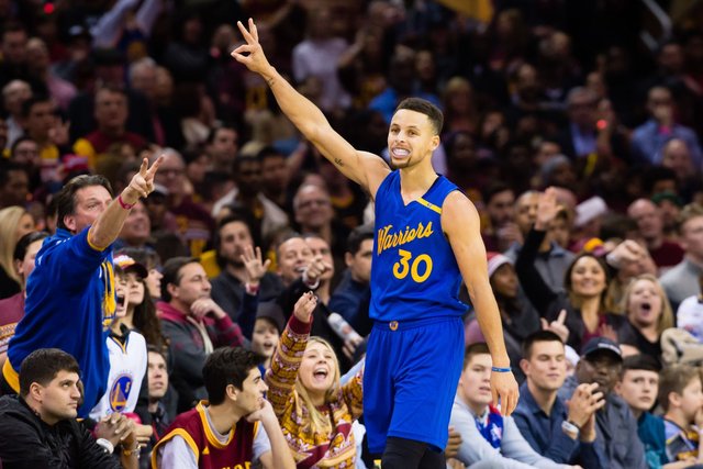 NBA金州勇士宣布和柯瑞（Stephen Curry）等6人續約，維持尋求衛冕冠軍的戰力。圖/資料照片