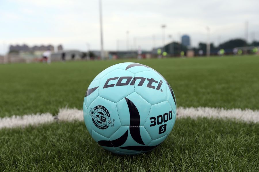 Conti足球3000系列球有很搶的外型。Conti提供