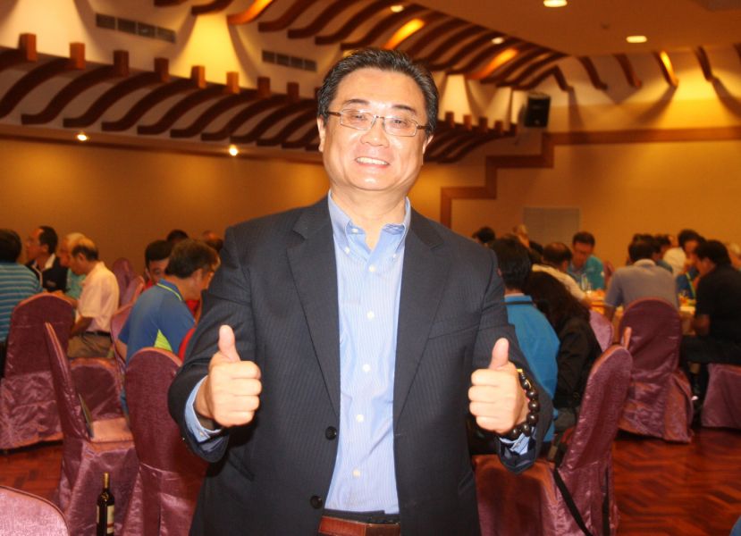 熱愛桌球運動的黃富源順利高票當選首屆「台灣乒乓球總會」會長。