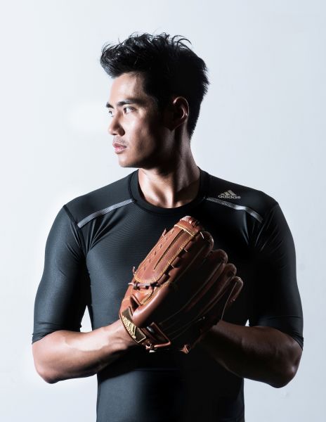 MLB邁阿密馬林魚隊陳偉殷貫徹自己的座右銘「一生懸命」並結合adidas「由我創造」的品牌精神，持續挑戰棒球生涯的個人紀錄。
