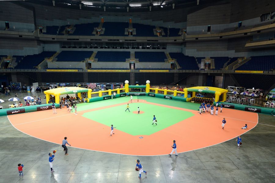 Mini Baseball春季大會打造全台首座室內棒球場迷你版芬威球場。圖/公關提供