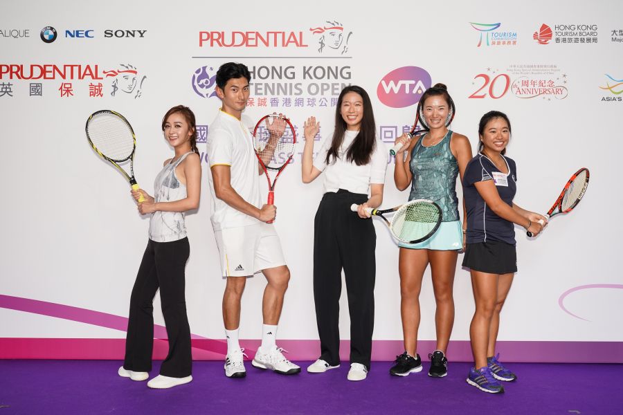 不分男女球員都來幫保誠香港網球公開賽造勢。