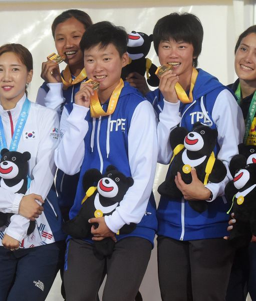中華女子滑輪溜冰大豐收。李天助攝