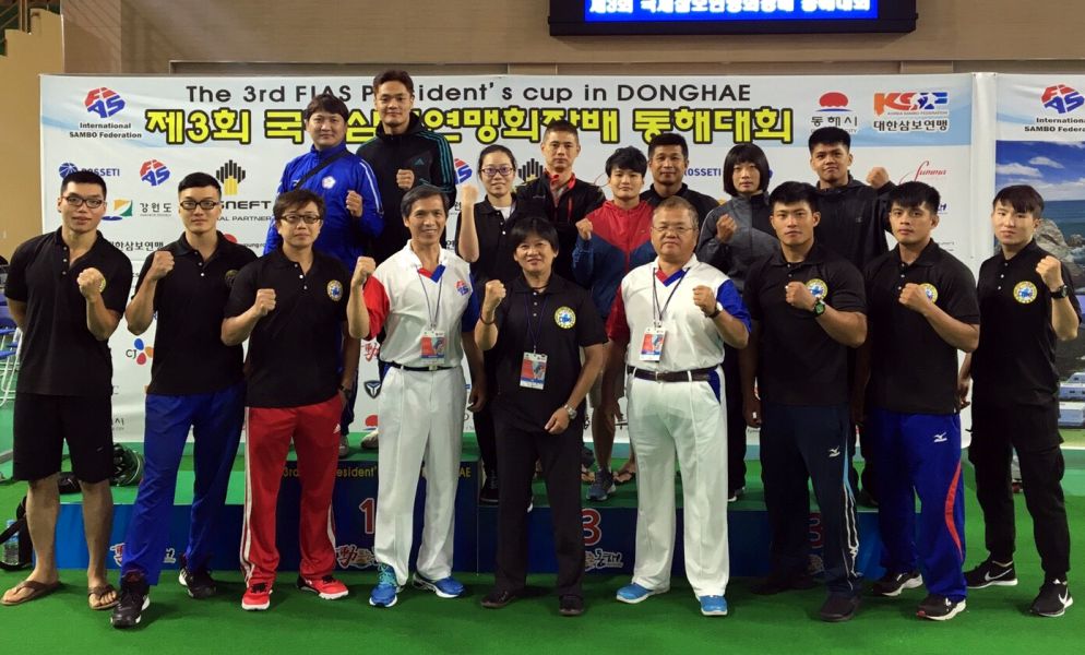中華隊在第三屆世界桑搏主席盃勇奪三銅。台灣武道聯盟／提供。