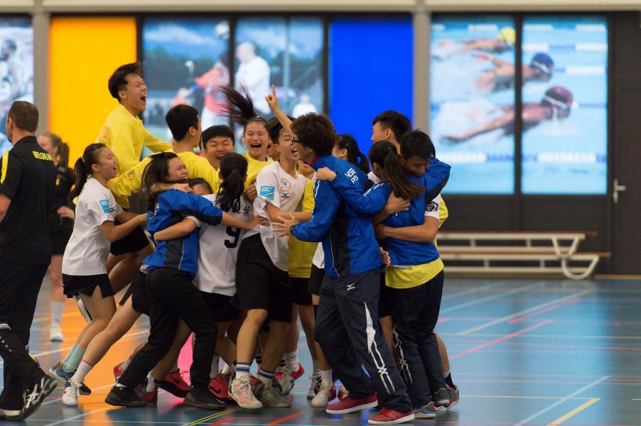 中華隊晉級冠軍戰，全隊球員賽後開心歡呼。圖/中華民國合球協會提供