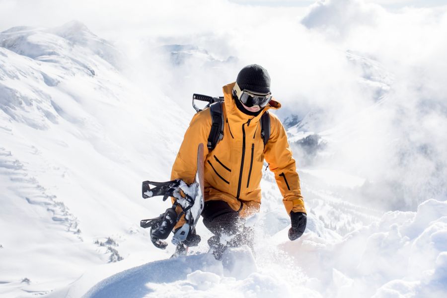 The North Face這次在系列外套上以滑雪服為核心，將Dryvent_2L科技反覆於品牌實驗室進行嚴格測試，以絕佳的耐用性。