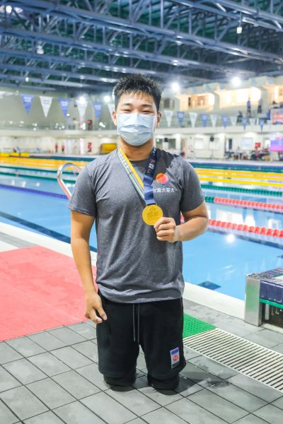 東京帕運國手陳亮達肢障男子100M仰式金牌。（ 大會提供）