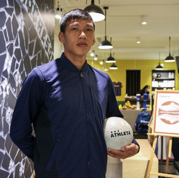「夢想」的承先啟後－吳俊青擔任ATHLETA足球推廣大使。官方提供